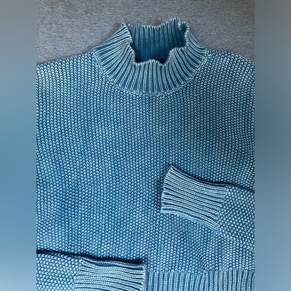 Kendall and Kylie Cropped Sweater in Distressed Blue - Size Small - Picture 1 of 11